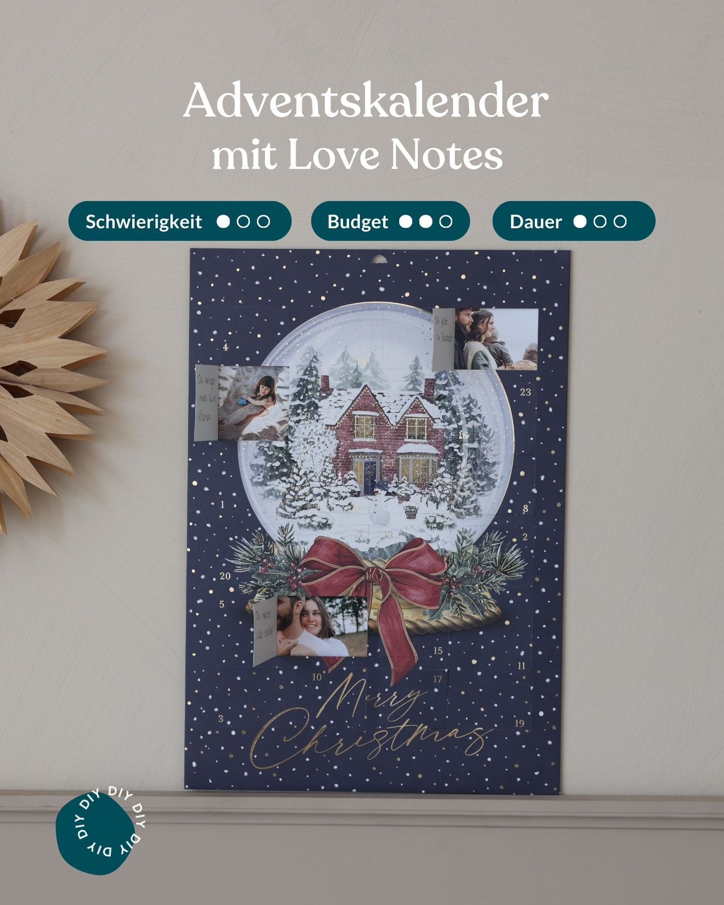Dekorativer Foto-Adventskalender mit kleinenLove Notes auf der Rückseite der Türchen