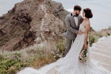 Braut und Bräutigam in Santorini.