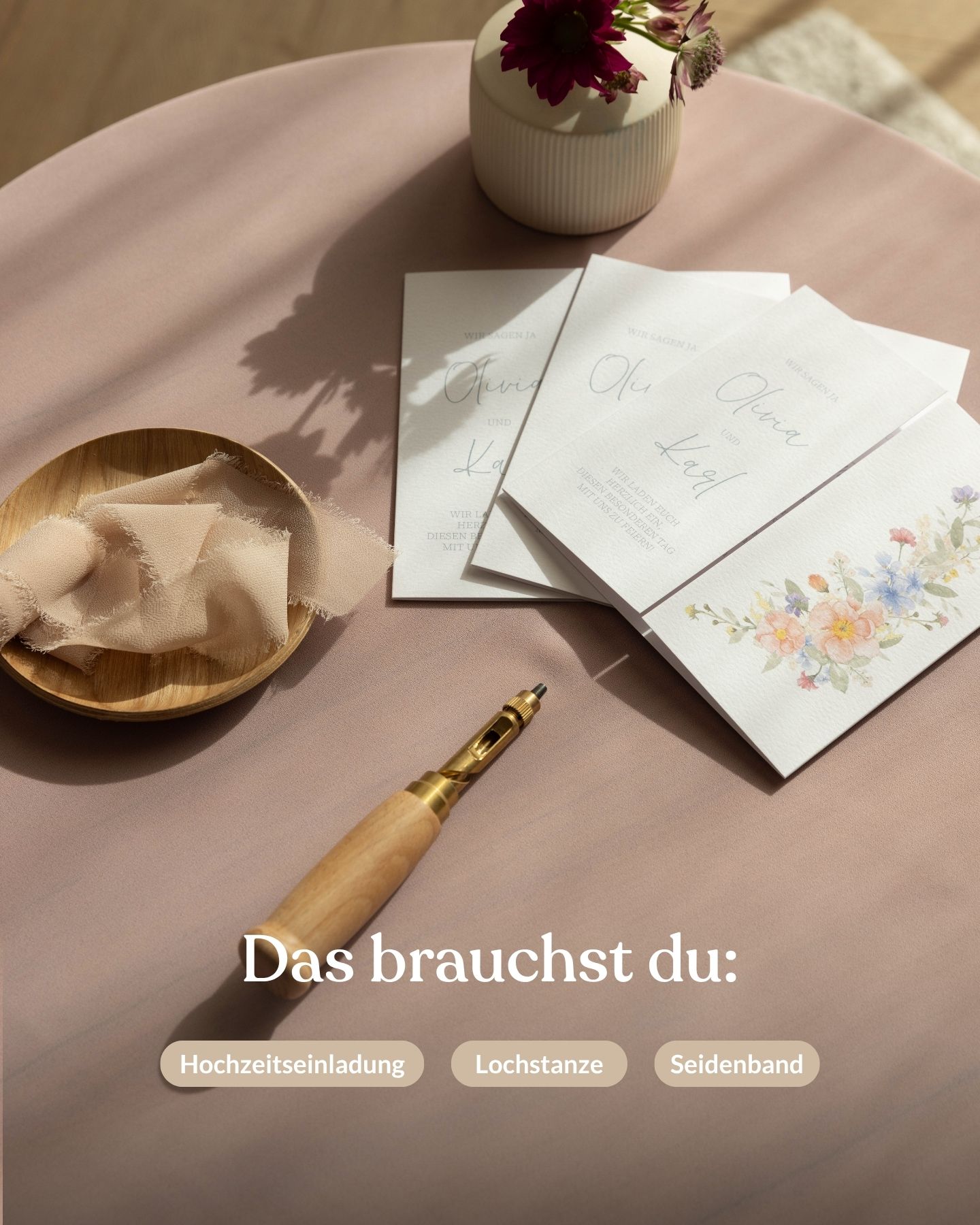 Anleitung für DIY-Hochzeitseinladungen mit Schleifen