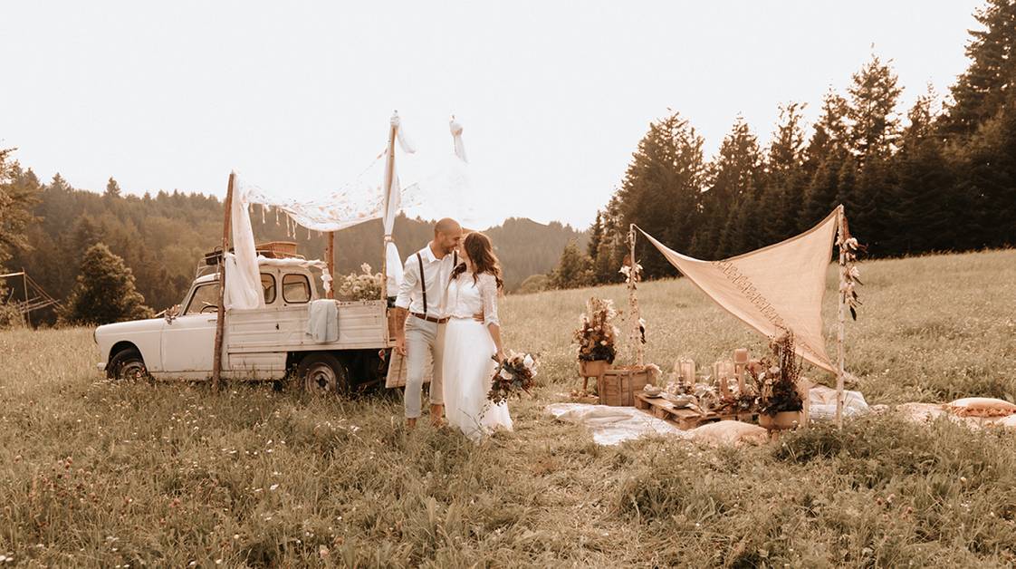 Boho Picknick Hochzeit Tipps zum Hochzeitstag im Grünen
