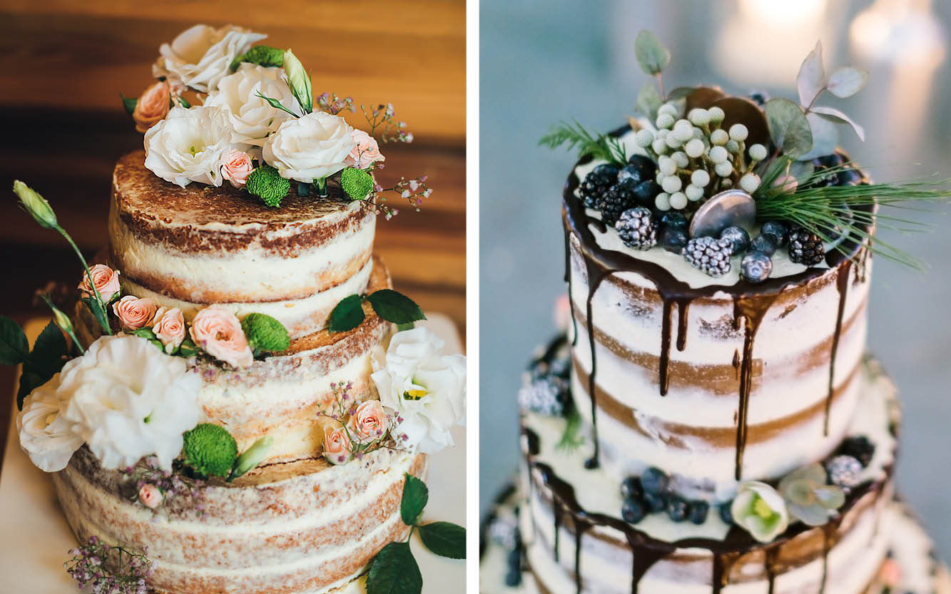 Zwei dreistöckige Naked Cakes. Die Linke verziert mit zarten Blüten in rosé und weiß. Die Rechte ist etwas außergewöhnlicher verziert mit Brombeeren, weißen Blüten, Eukalyptus und blauen Macarons. Am Rand der Torte läuft eine Schokoladenglasur herunter