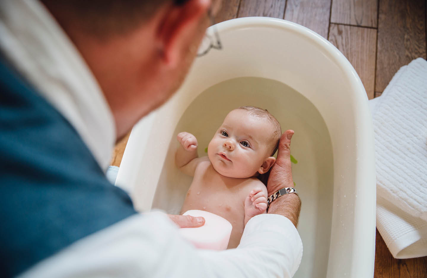 Baby in Badewanne